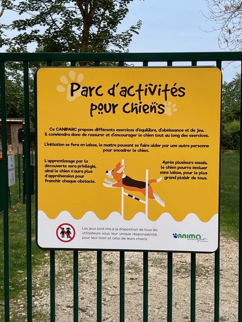 Isabelle parle à une conférence